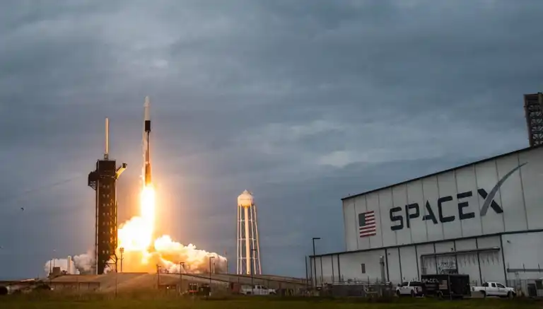 SpaceX, Yeni Nesil Starlink Uydularını Fırlattı